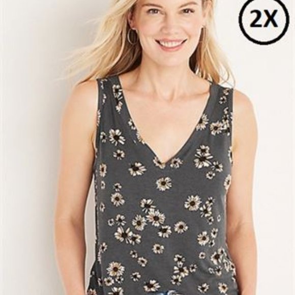 Mix & M 2/$25 Daisy Floral Jersey tank top V-neck  MAURICES  V NECK  layering - Picture 1 of 2